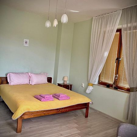 The Sunny Guest House Of Veliko Tarnovo-Amazing View, Top Location Exterior photo